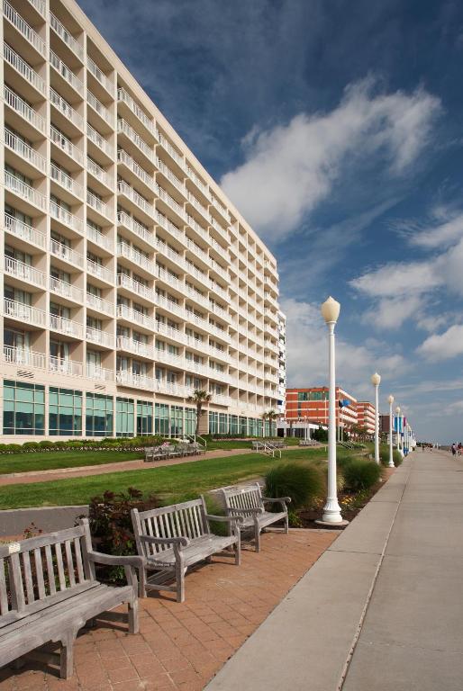 Courtyard Virginia Beach Oceanfront / North 37th Street Main image 2